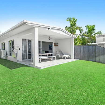 Blue Lagoon Villa B Cairns Bagian luar foto