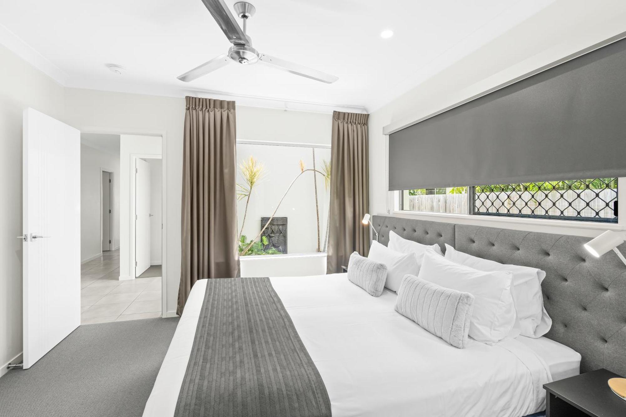 Blue Lagoon Villa B Cairns Bagian luar foto