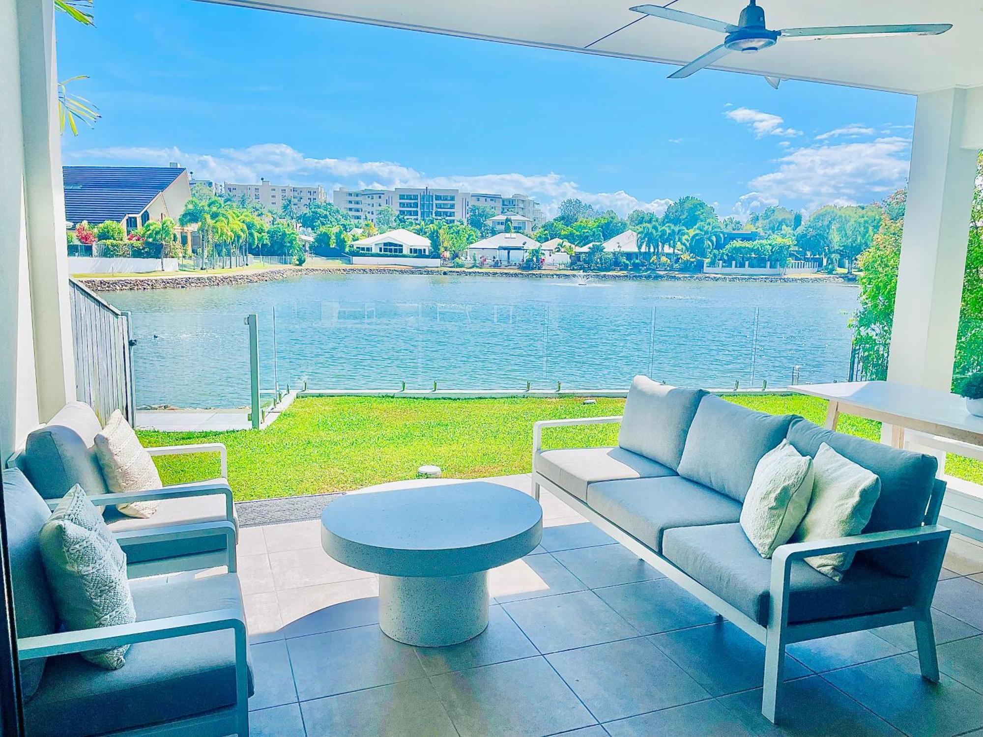 Blue Lagoon Villa B Cairns Bagian luar foto